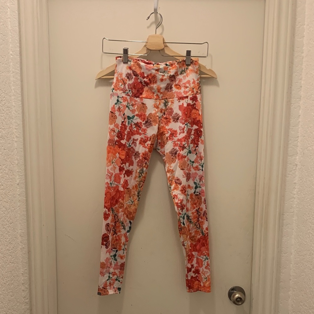 Onzie Women’s 7/8 Leggings in Red and Orange Floral